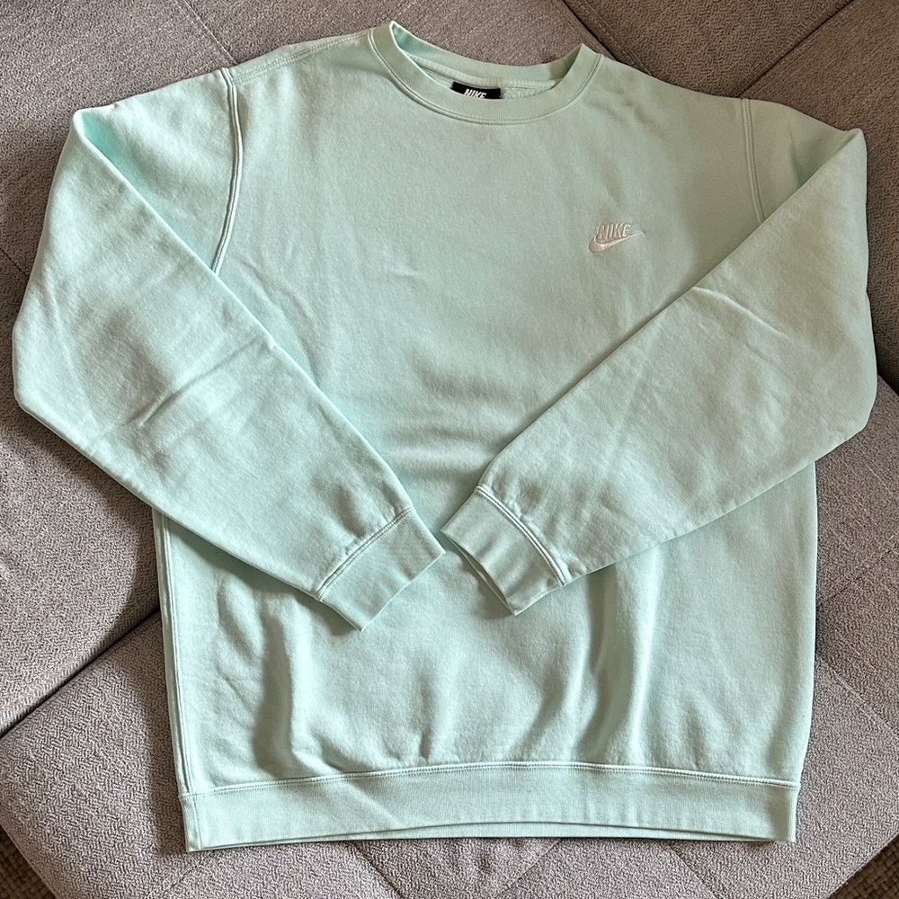 Nike sportswear crewneck sweatshirt L